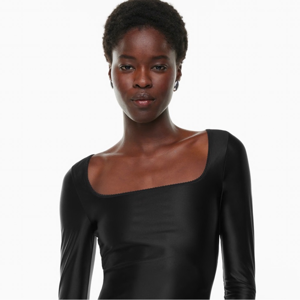 NWT! Aritzia Ten Satinette Allure Longsleeve in Black.